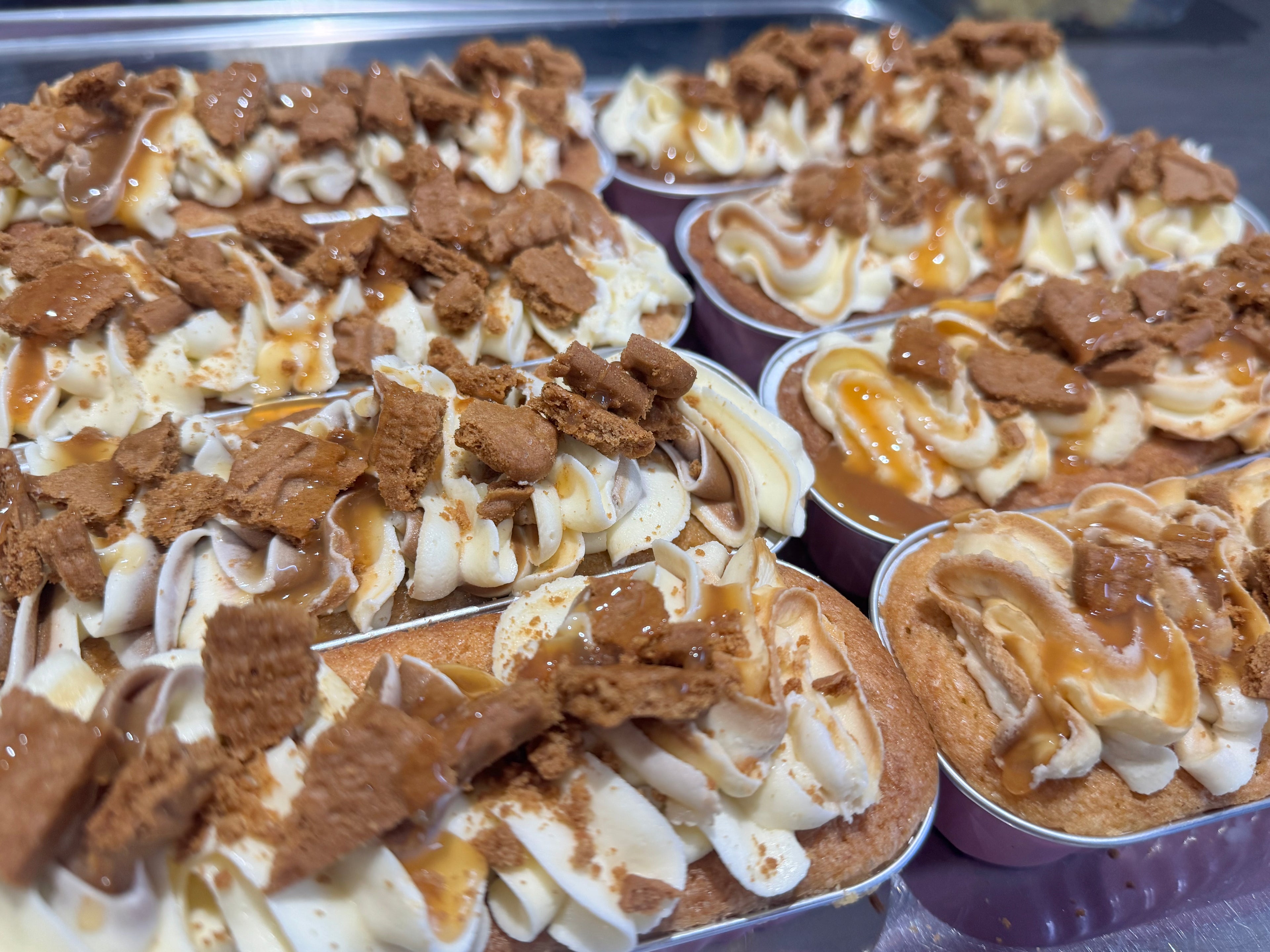 Lotus biscoff mini tray bake 🍰
